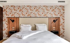 Zenitude Hotel la Valadière, an Ascend Collection Hotel